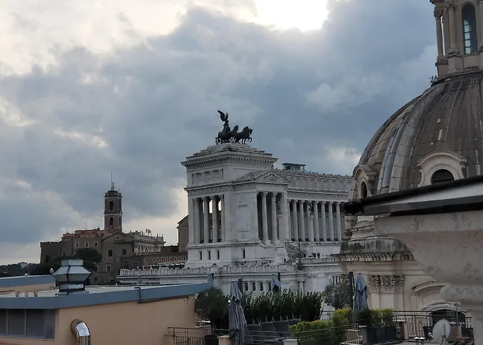 H10 Palazzo Galla Otel 4*